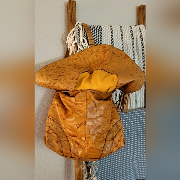 HYPE Leather Bag - Picture 5 of 12